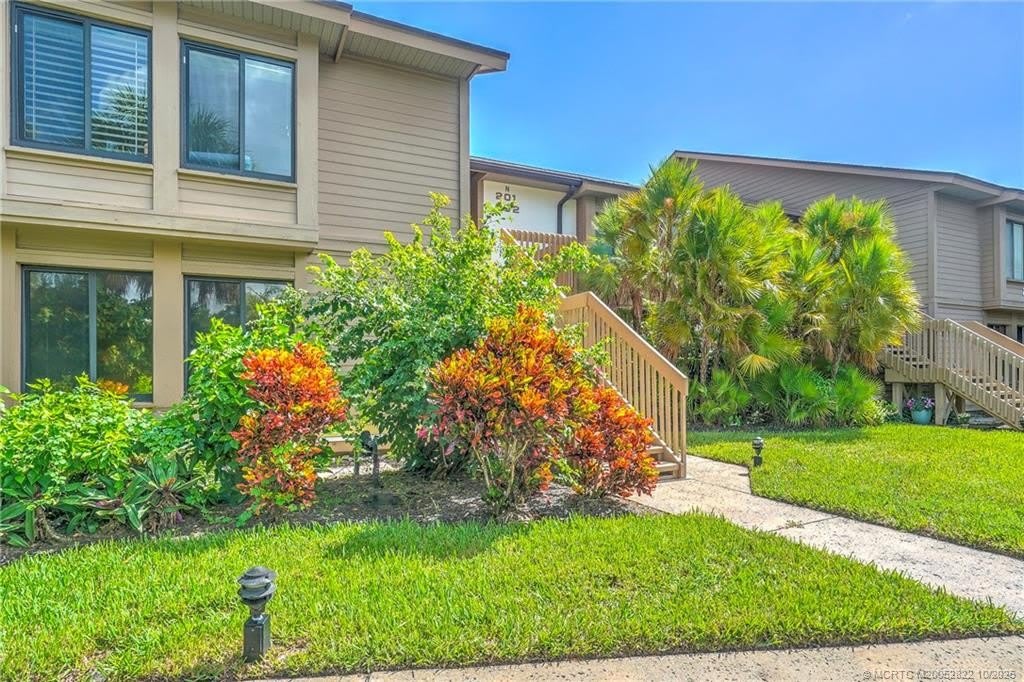 233 NE Edgewater Drive – photo 1