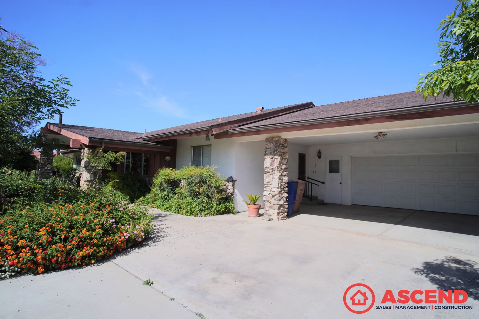Stunning Home In Southwest Bakersfield! – photo 2