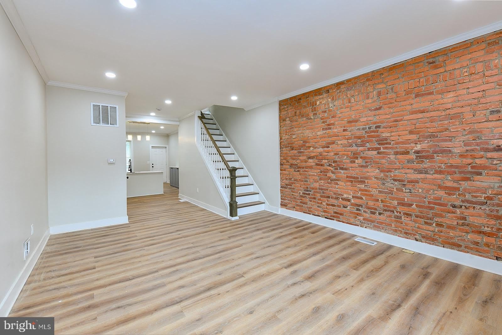420 E 28TH Street – photo 4
