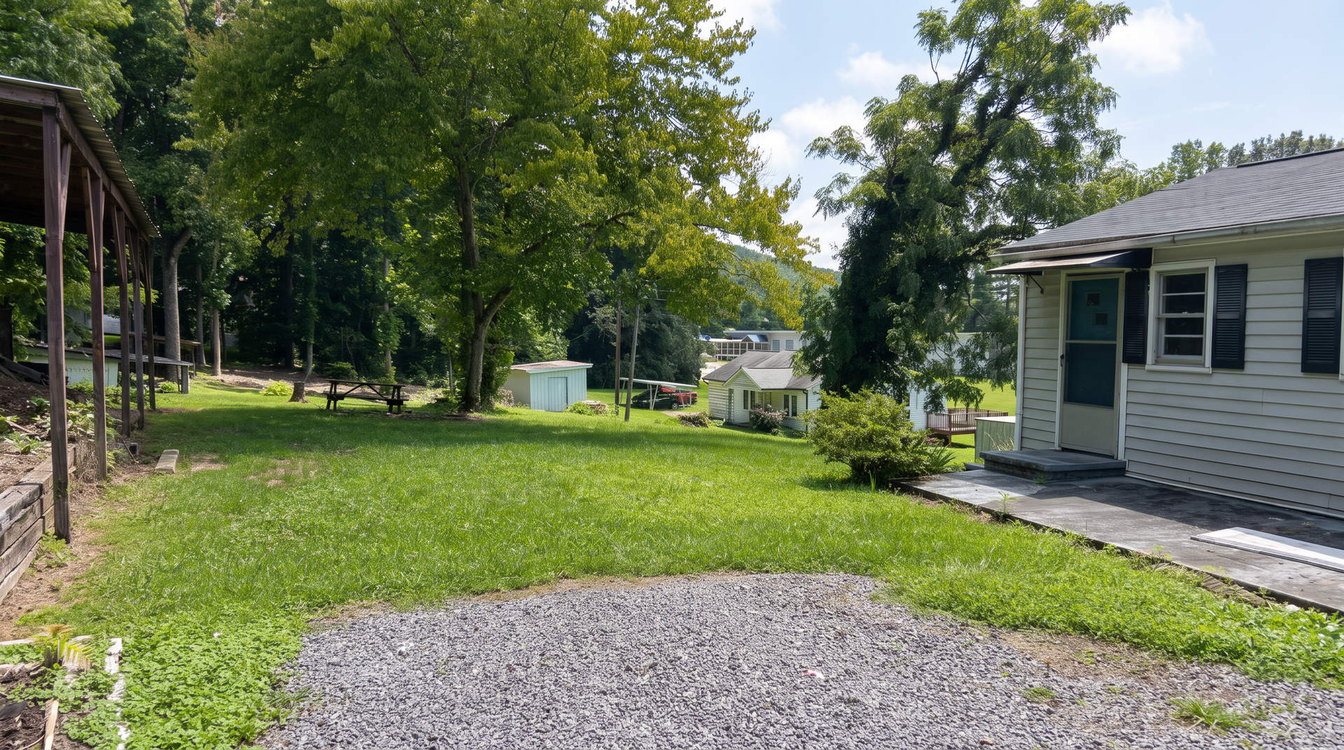 Spacious 1-Bedroom Apartment in Lenoir – $1,000/Month – photo 3