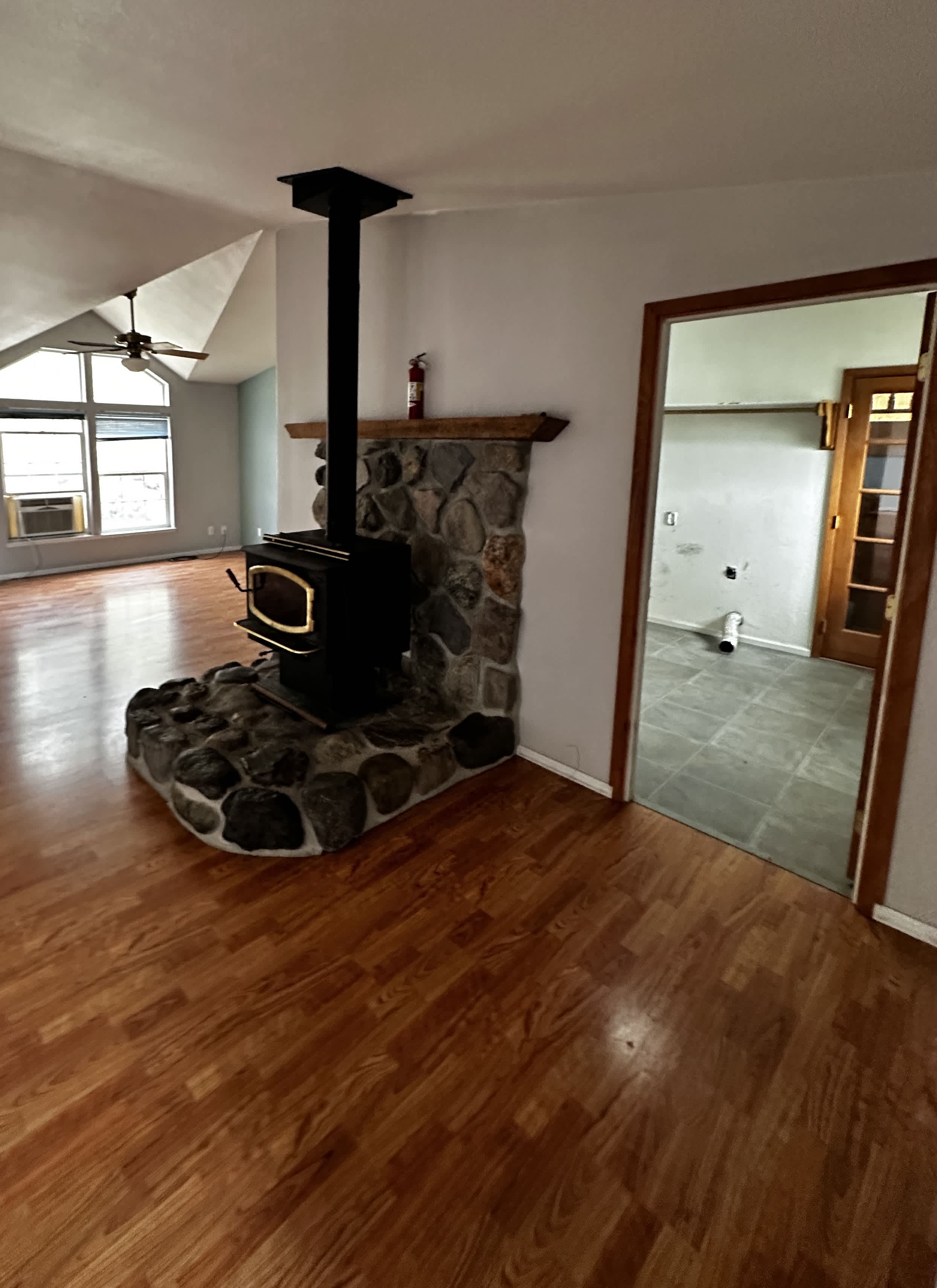 22433 Old Highway 99 – photo 4