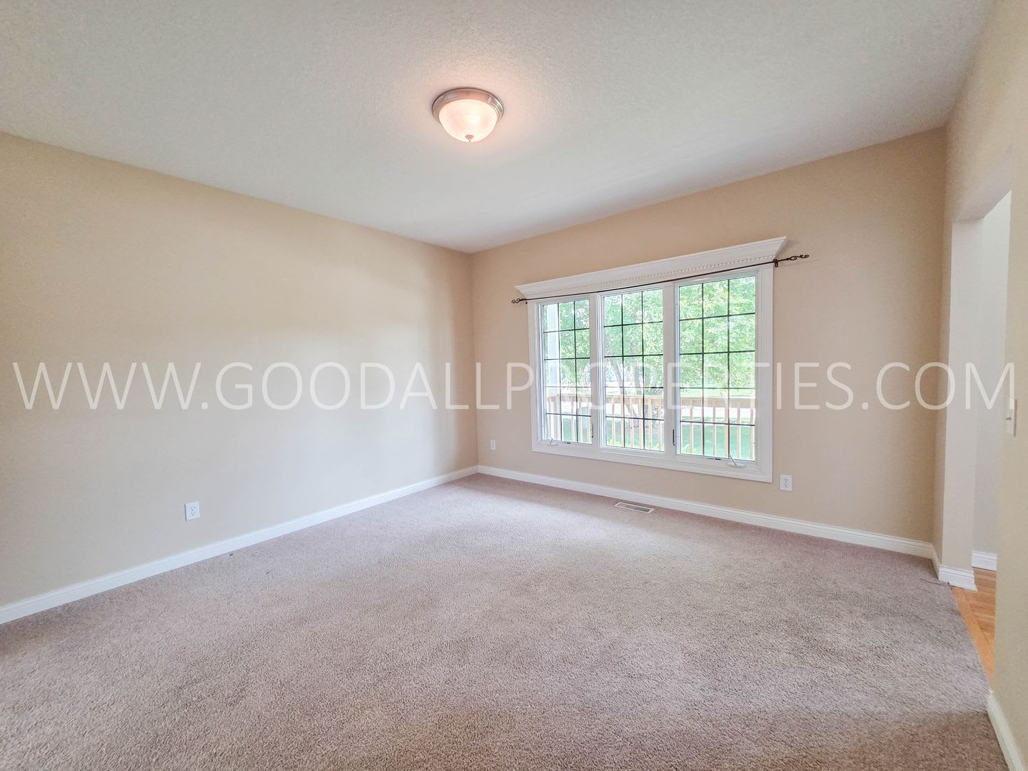 Price drop!! Spacious 4-Bedroom Urbandale Home in Waukee Schools with 3-Car Garage – photo 5