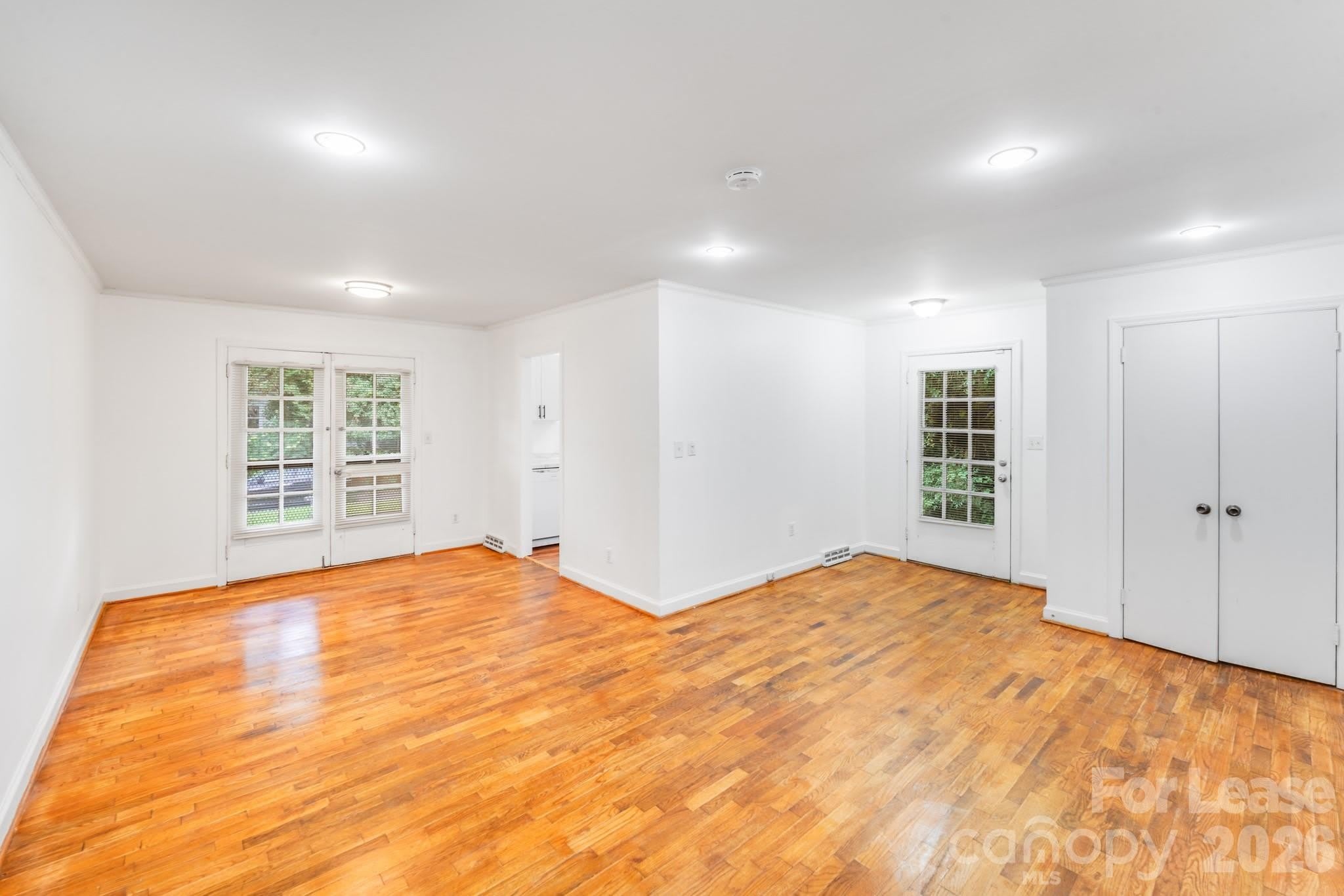 405 W Harvie Avenue – photo 2