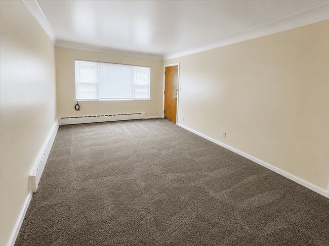 223 W Washington Ave – photo 3
