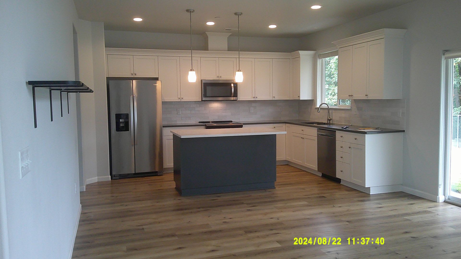 972 Front St NE – photo 1