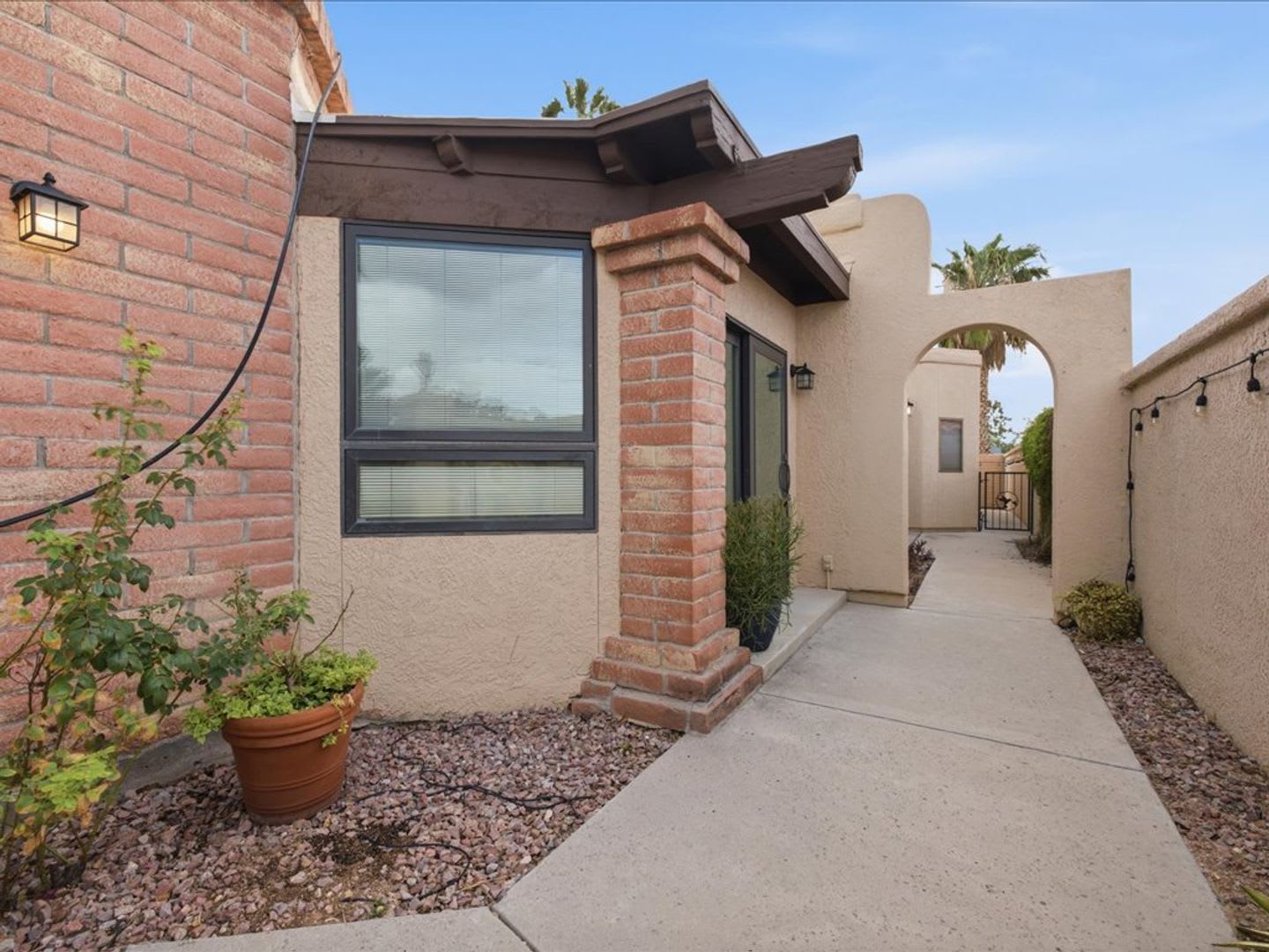 Beautiful 3 Bedroom Home In Valley Del Oro With Spacious Floor Plan – photo 3