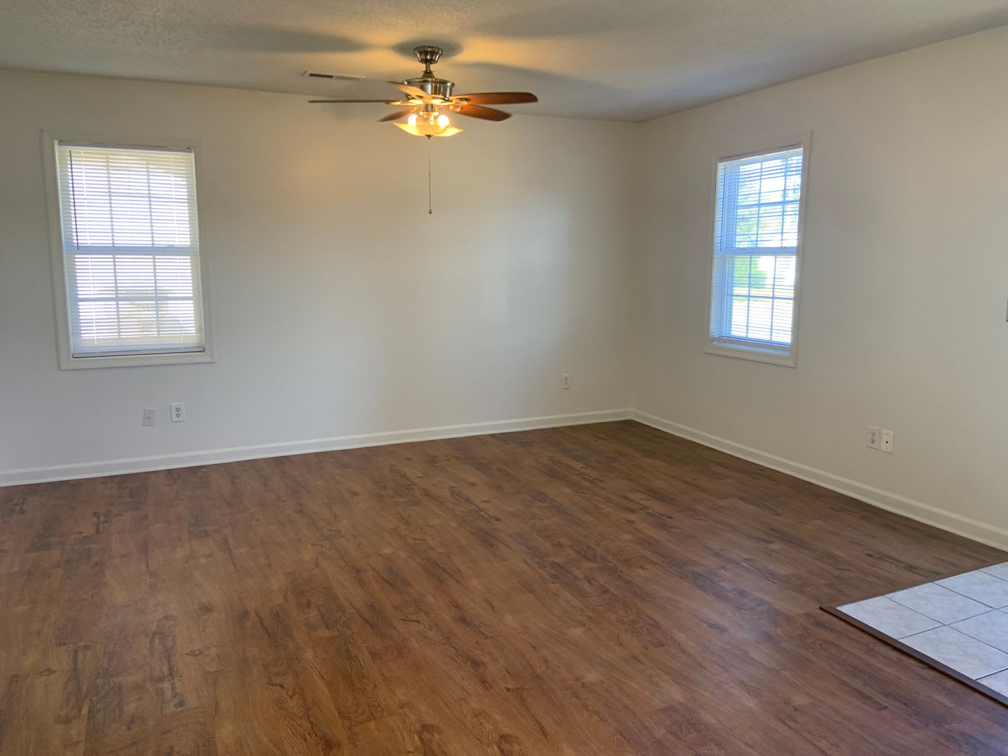 4 Bedroom Home close to HWY 421 & I40 – photo 2
