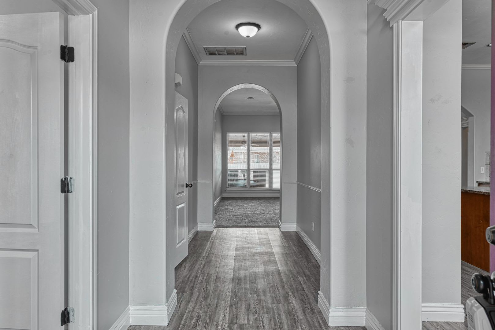 Gorgeous 4 Bed 2.5 Bath in Yukon! – photo 4