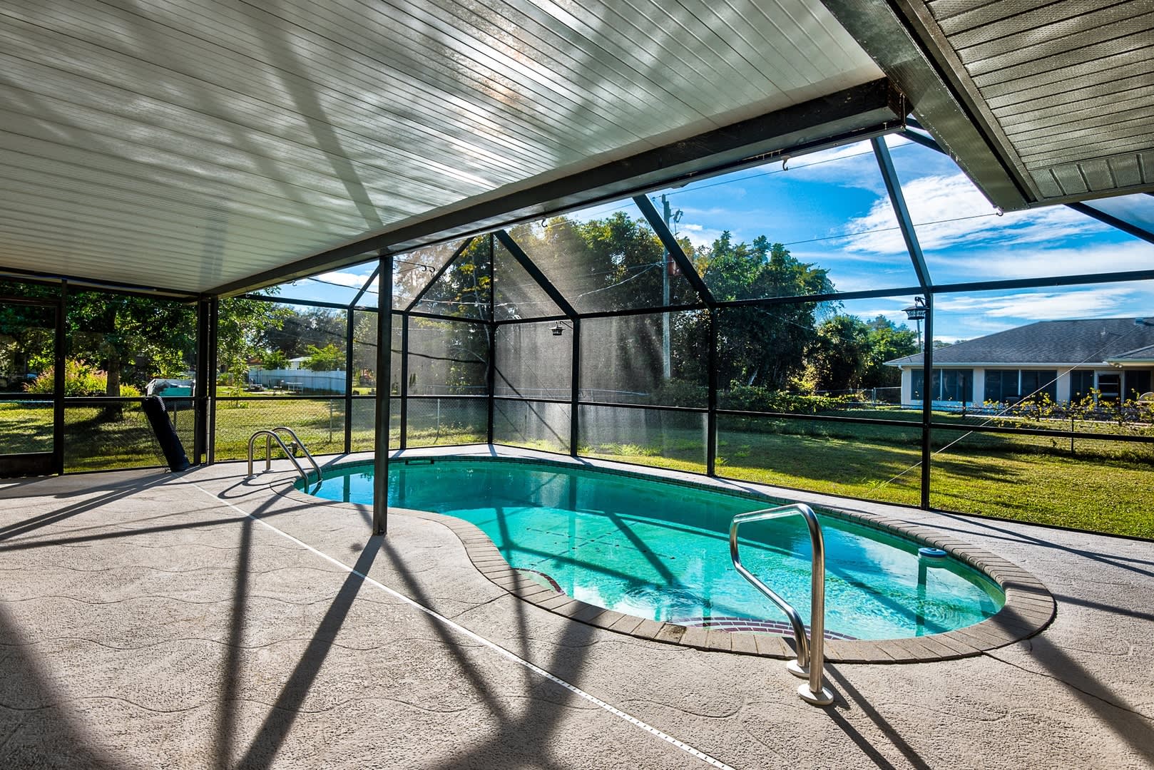 PET FRIENDLY POOL HOME IN PORT CHARLOTTE – photo 3