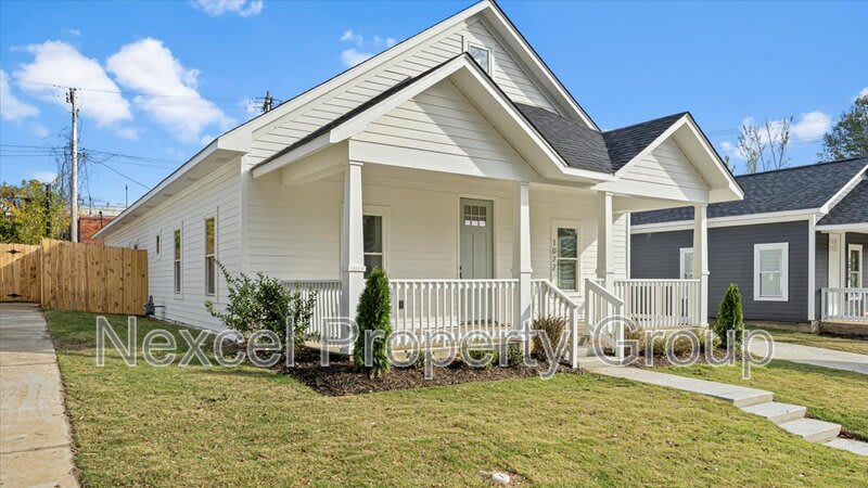 1072 Bruce Street – photo 2