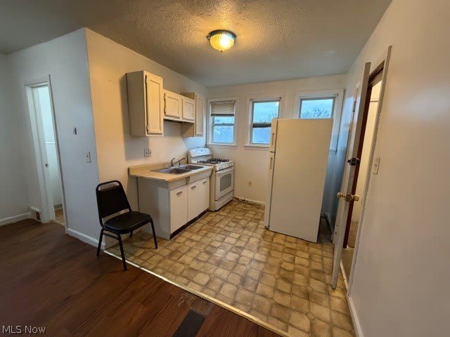 4885 Turney Road – photo 5