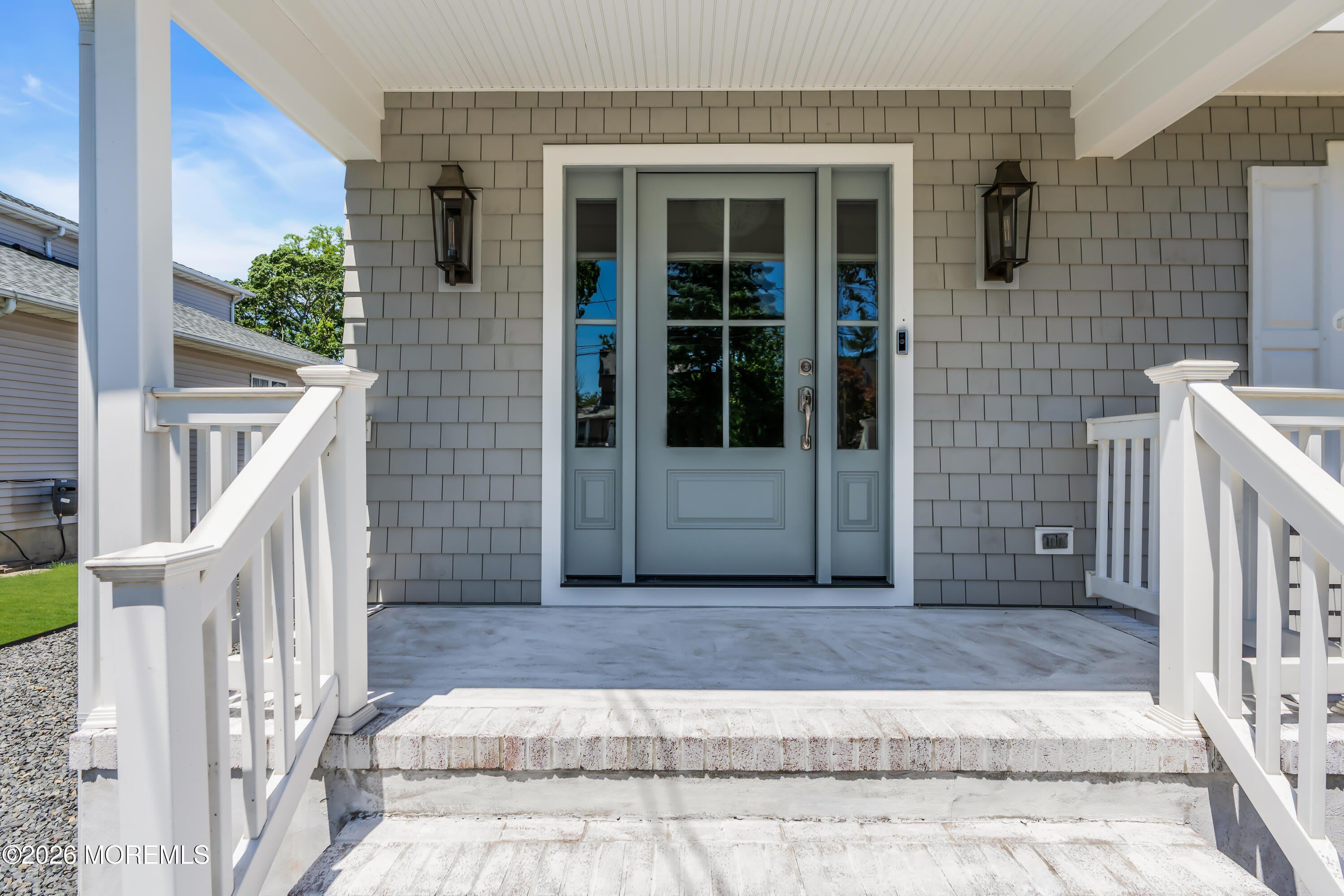 217 Howe Street – photo 4