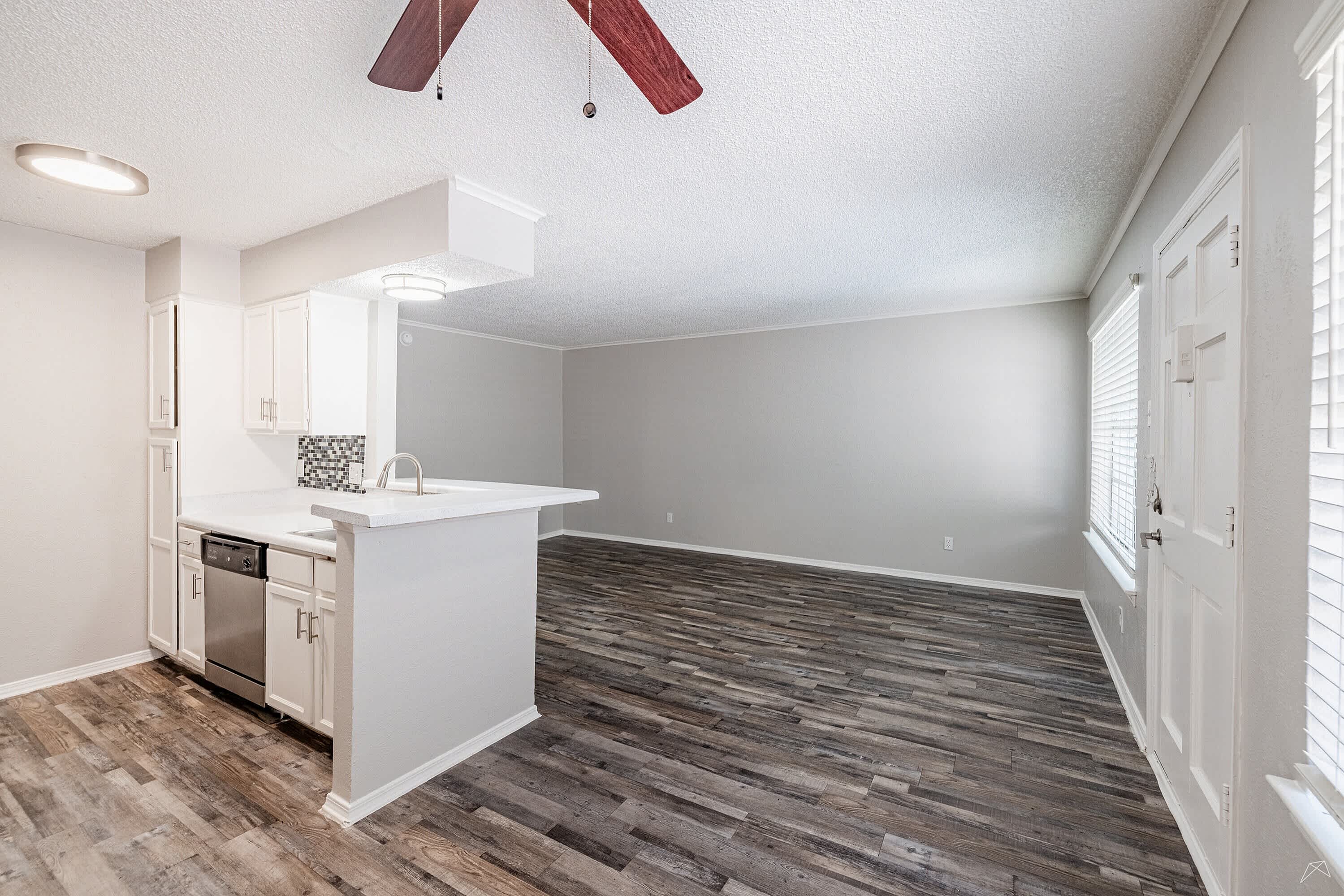 The Burgundy Apartments – photo 4