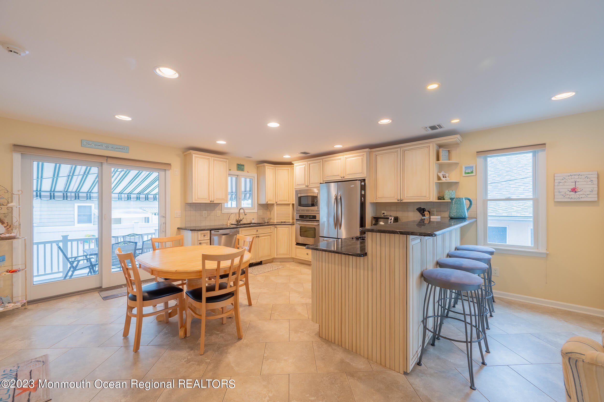 219 3rd Avenue – photo 3