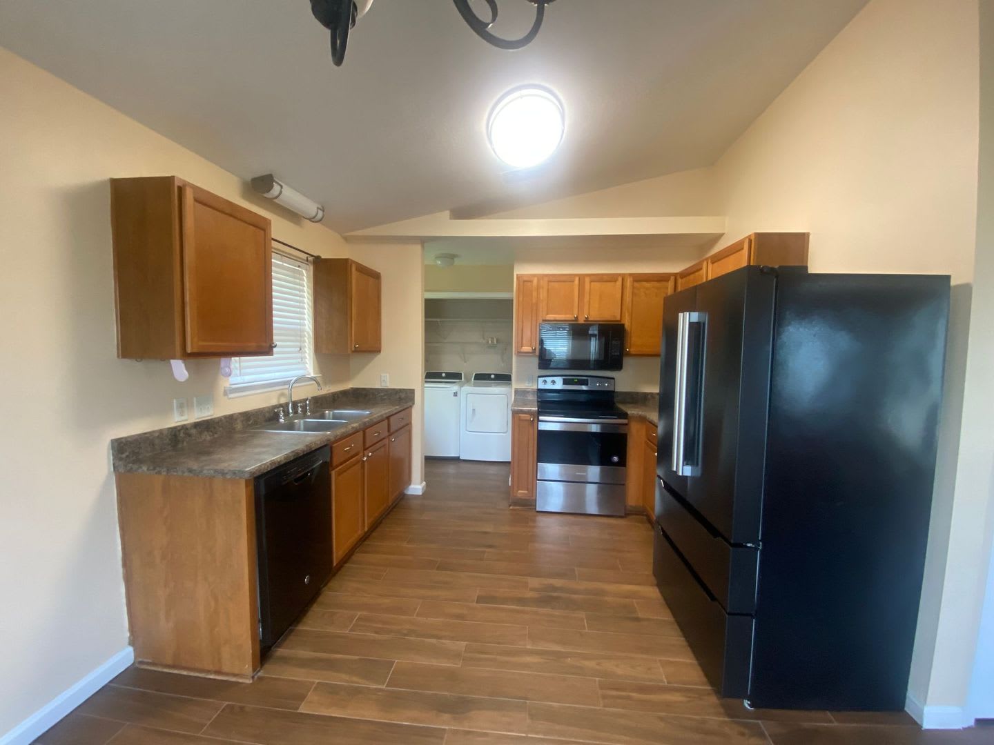 Efficient 3Bed 2Ba Home Conveniently Located To Tyndall Afb 1 2 Off Security Deposit For A D Military – photo 2