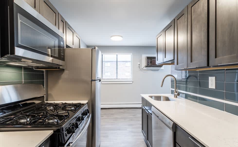 St Laurent Apartments – photo 2