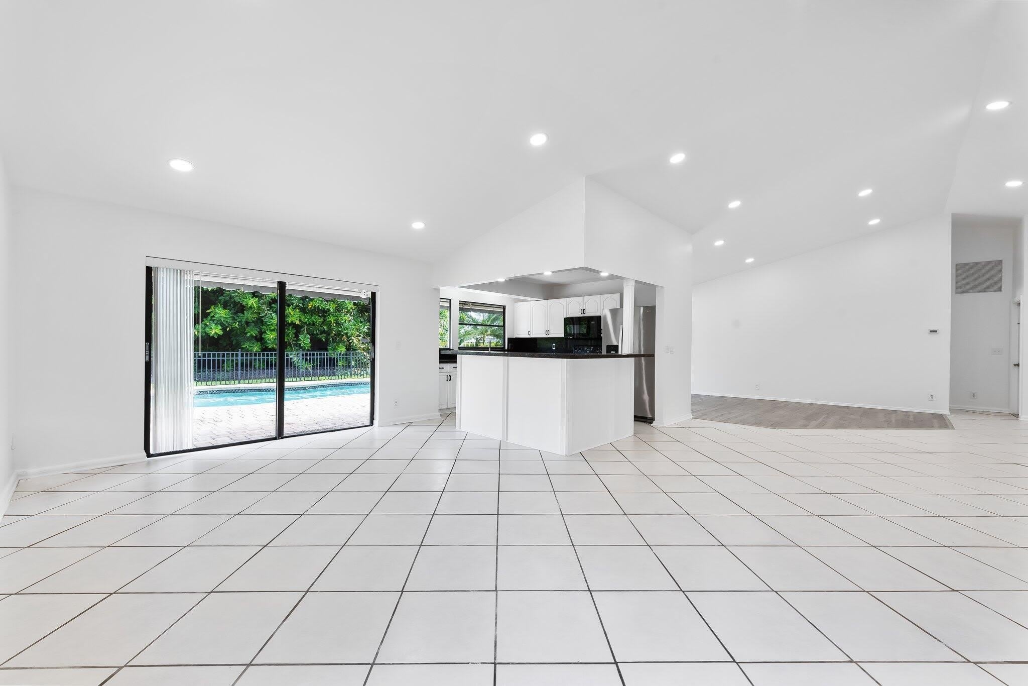9718 Lancaster Place – photo 4