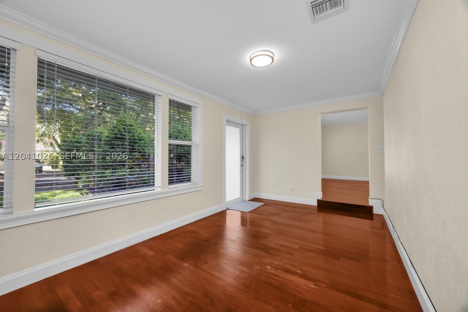 829 Medina Ave – photo 5