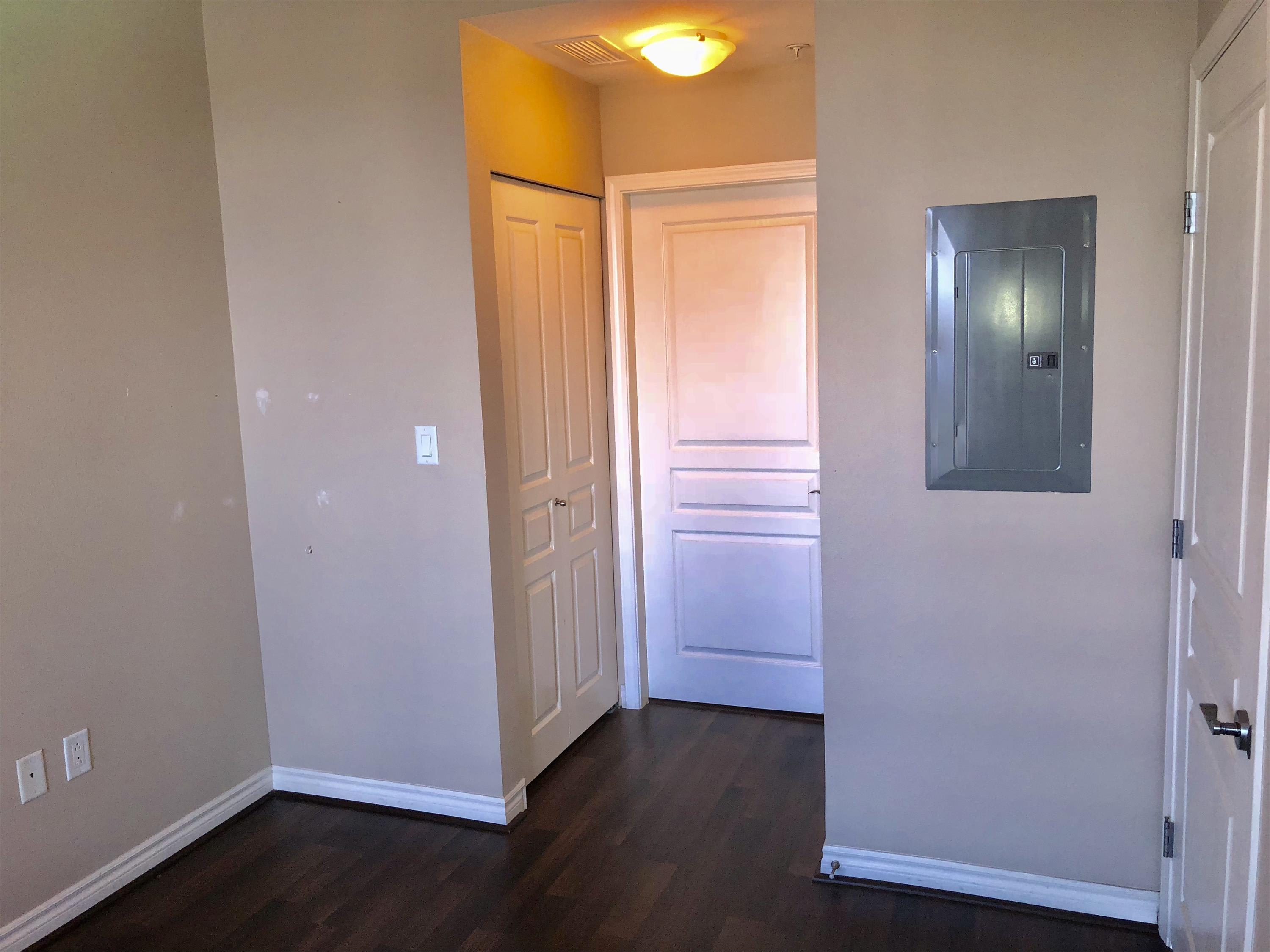 300 W Beech St 1506 – photo 5
