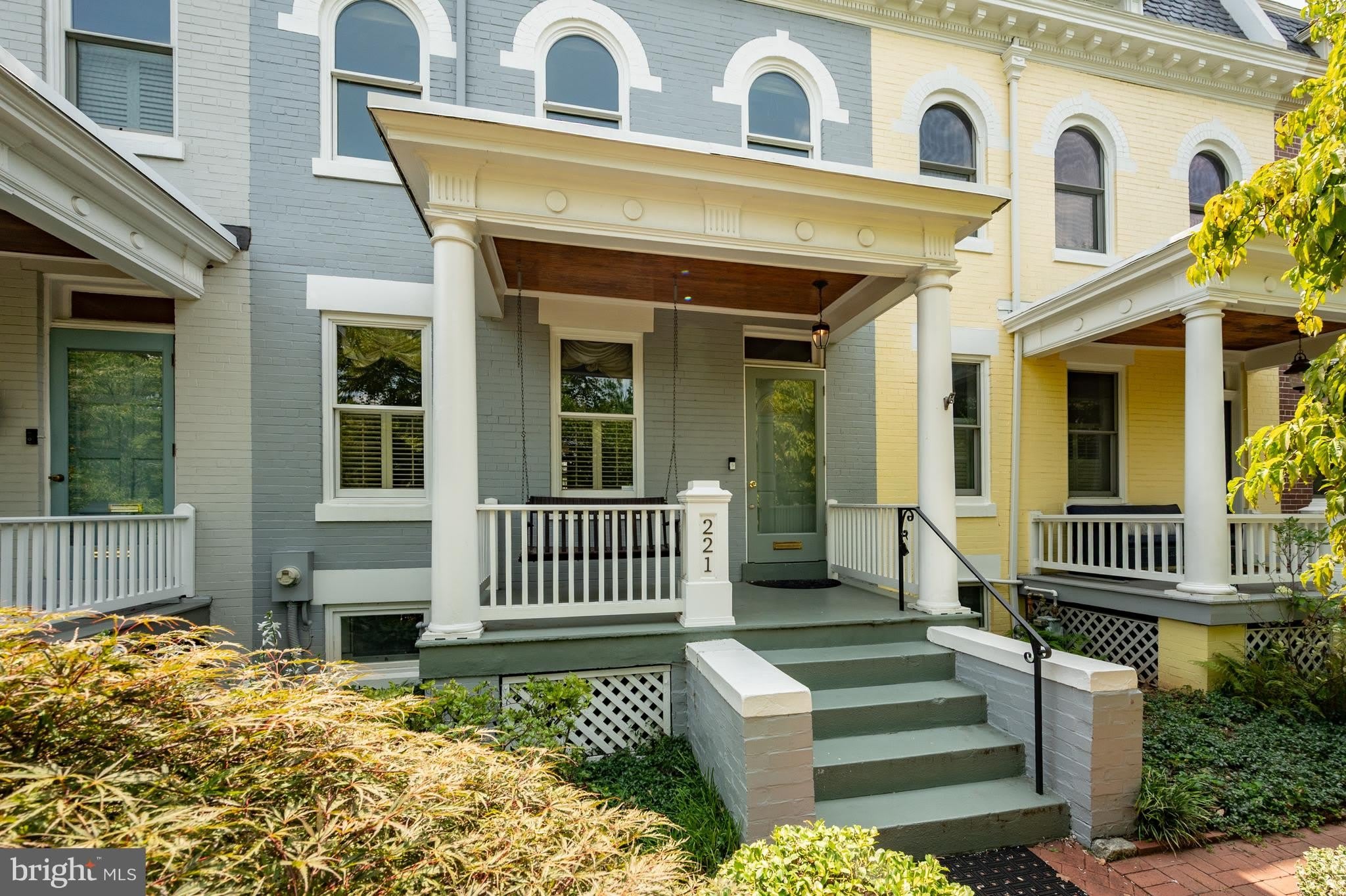 221 E Street SE – photo 4
