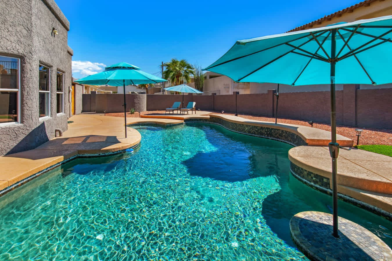 1800 Burgundy Dr – photo 1