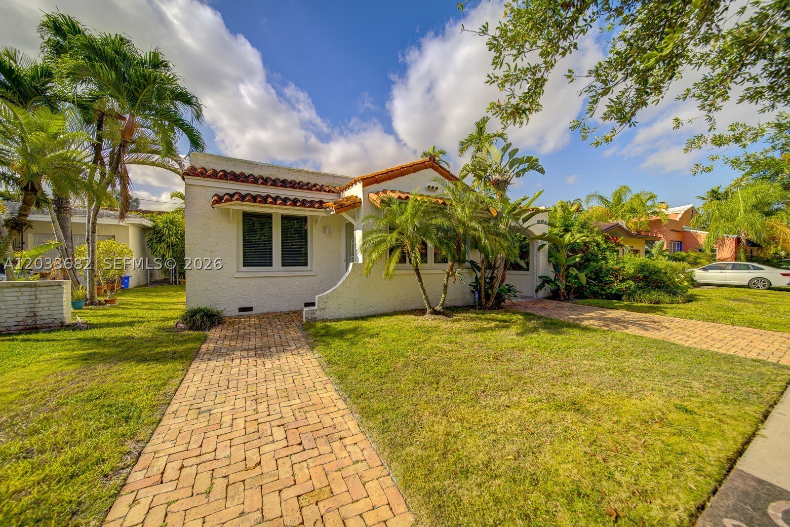 1212 Medina Ave – photo 2