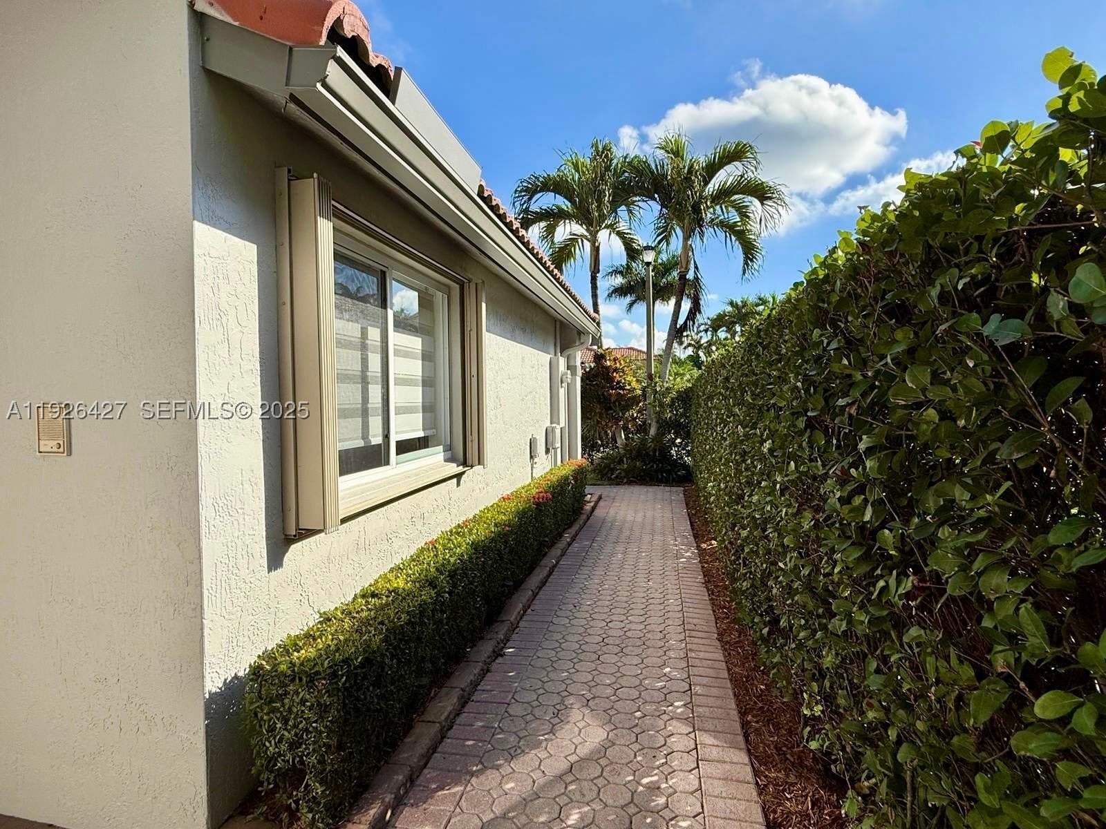 5072 NW 115th Ct – photo 3