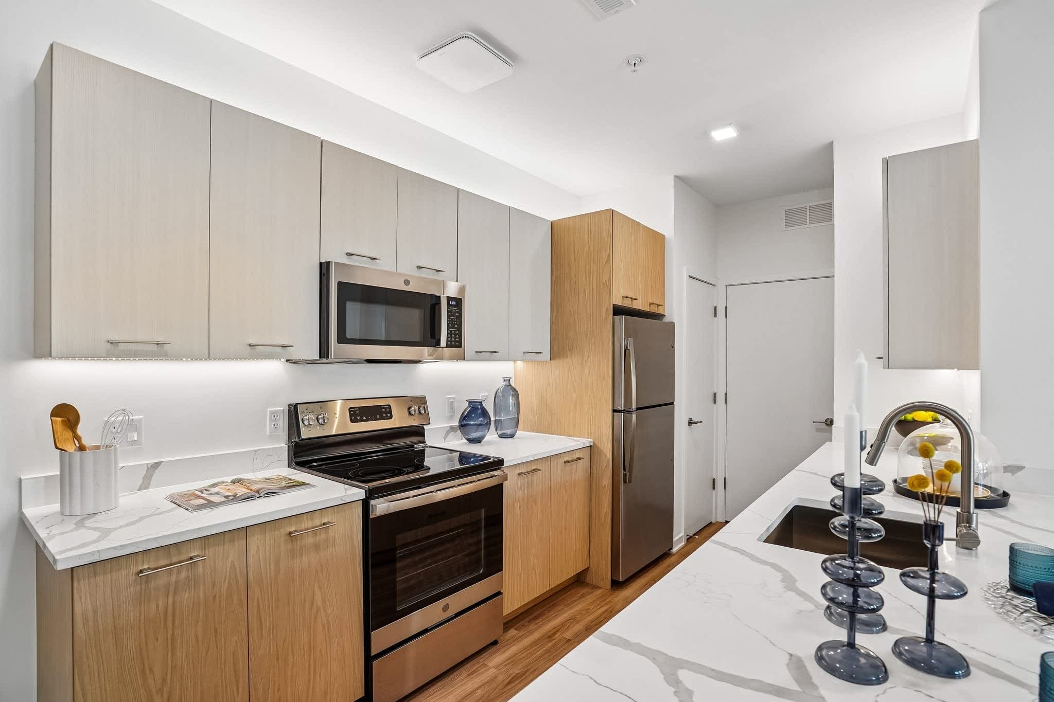 Detroit Novi Orchard Hill Place – photo 1
