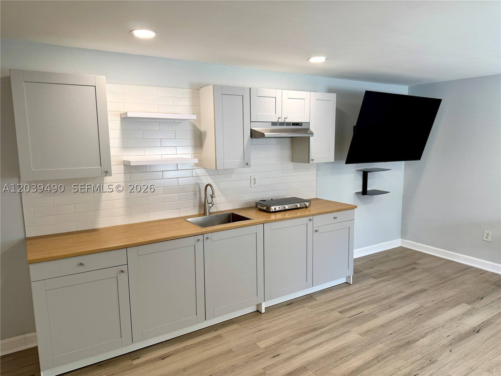 227 SW 26th Rd – photo 3
