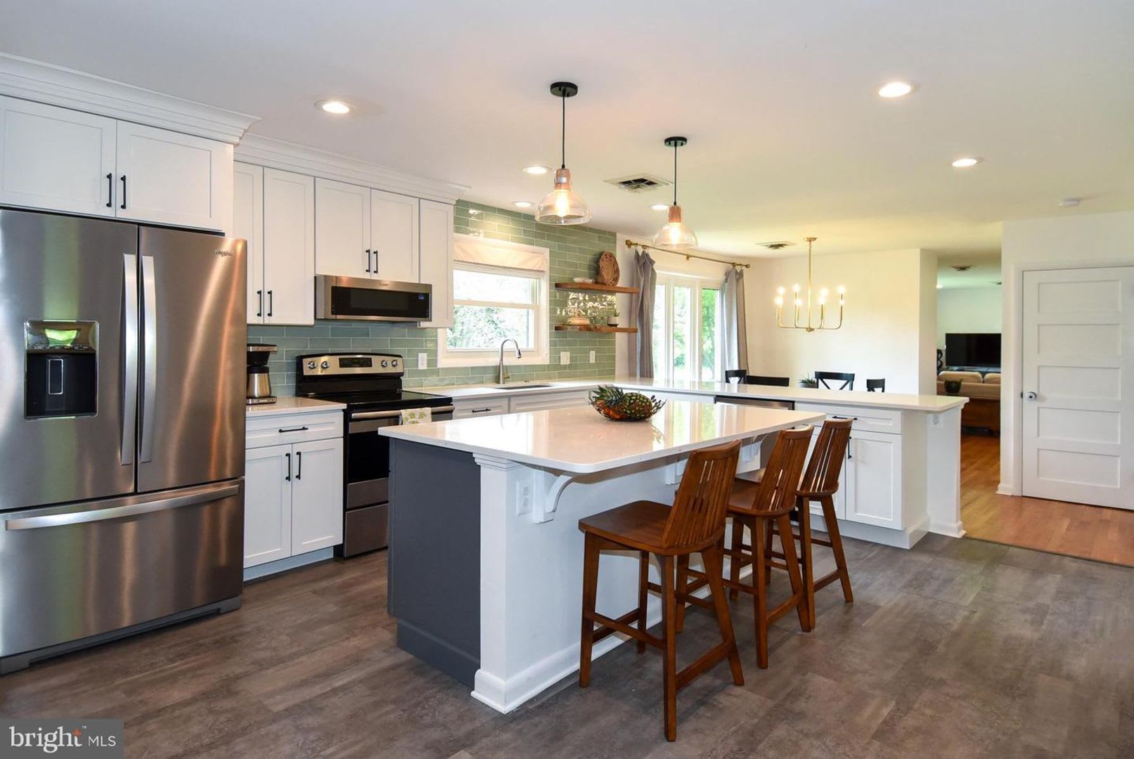 Charming and updated 1960's Rambler in the Town of Round Hill. 3 Bedrooms. 1.5 bathrooms. – photo 3