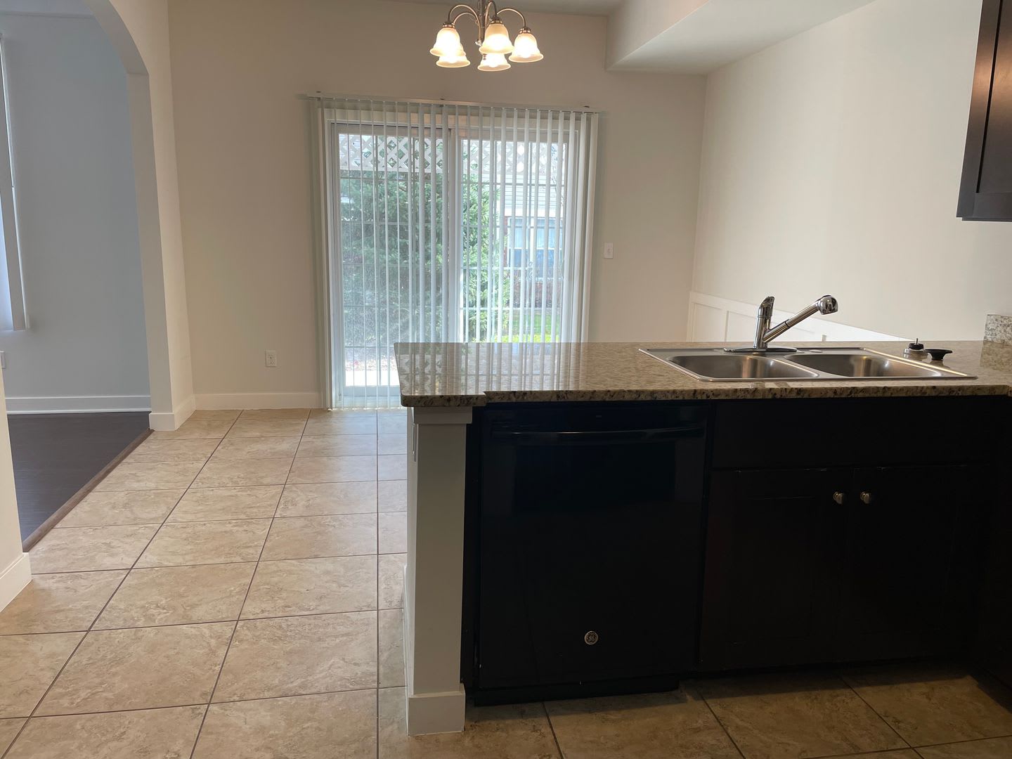 3 Bedroom, 2 1/2 Bath, Townhouse w/ 2-Car Garage by Stoney Creek, Shelby Township – photo 5