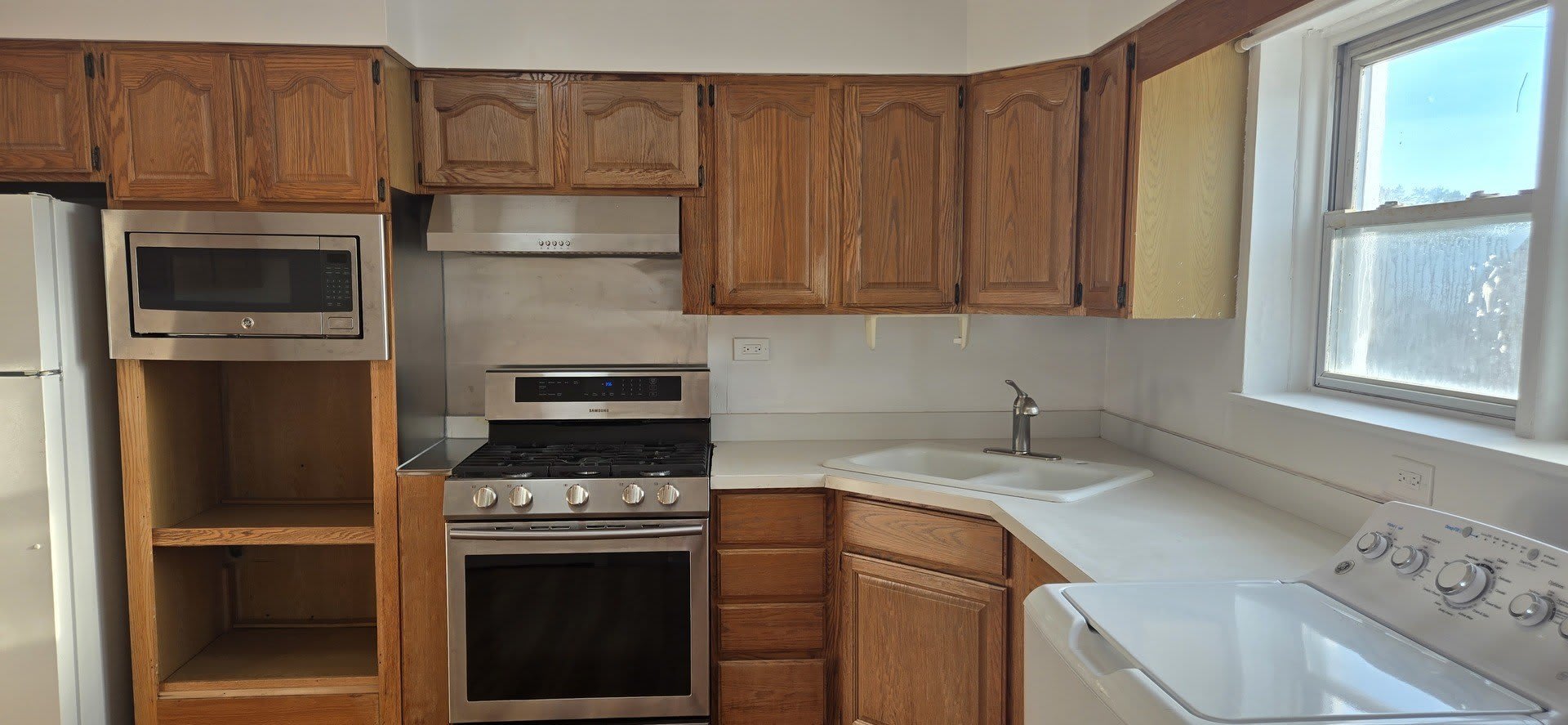 3923 HOWARD Street – photo 5