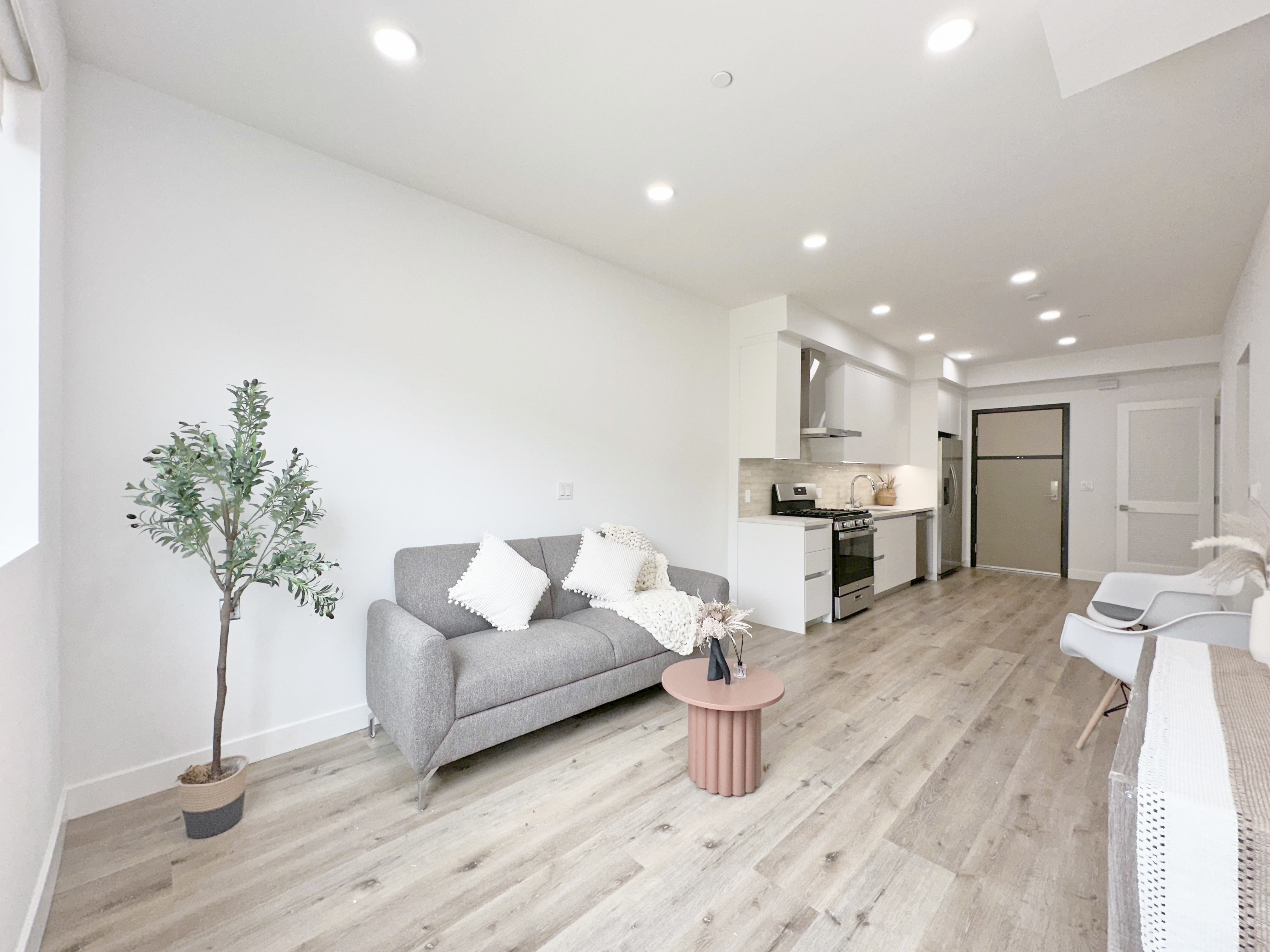 Motor Apartments – photo 1