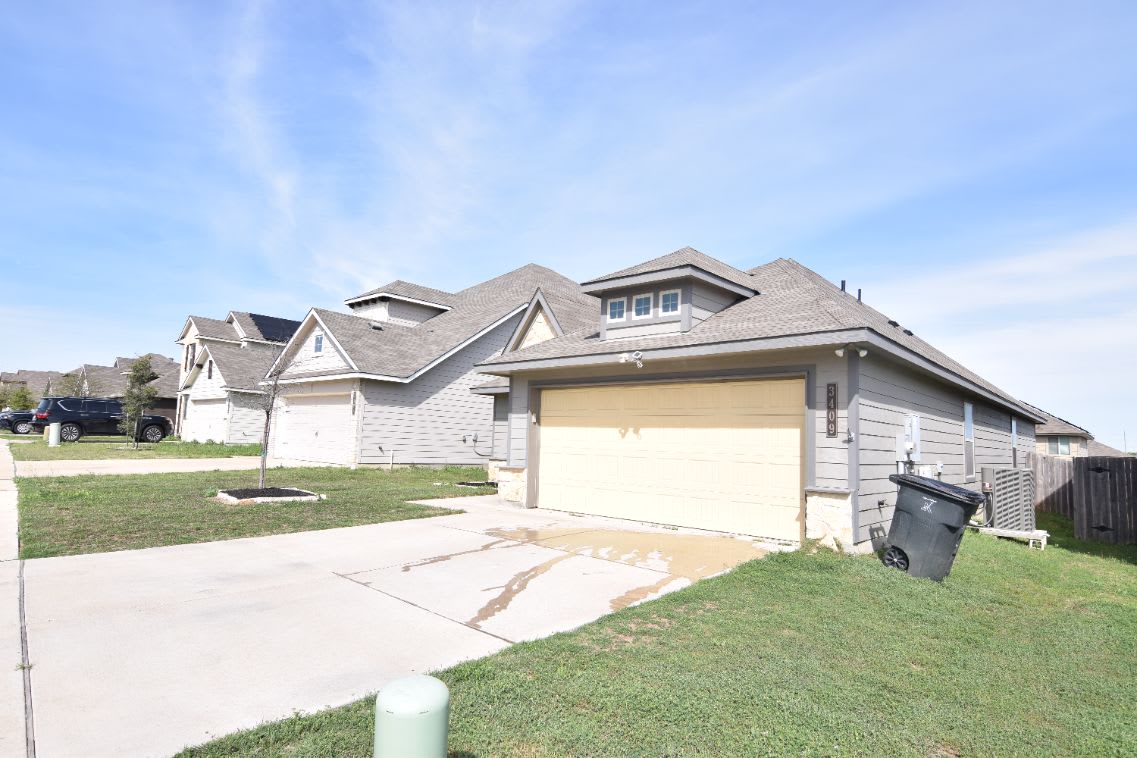 3409 Addison St – photo 2