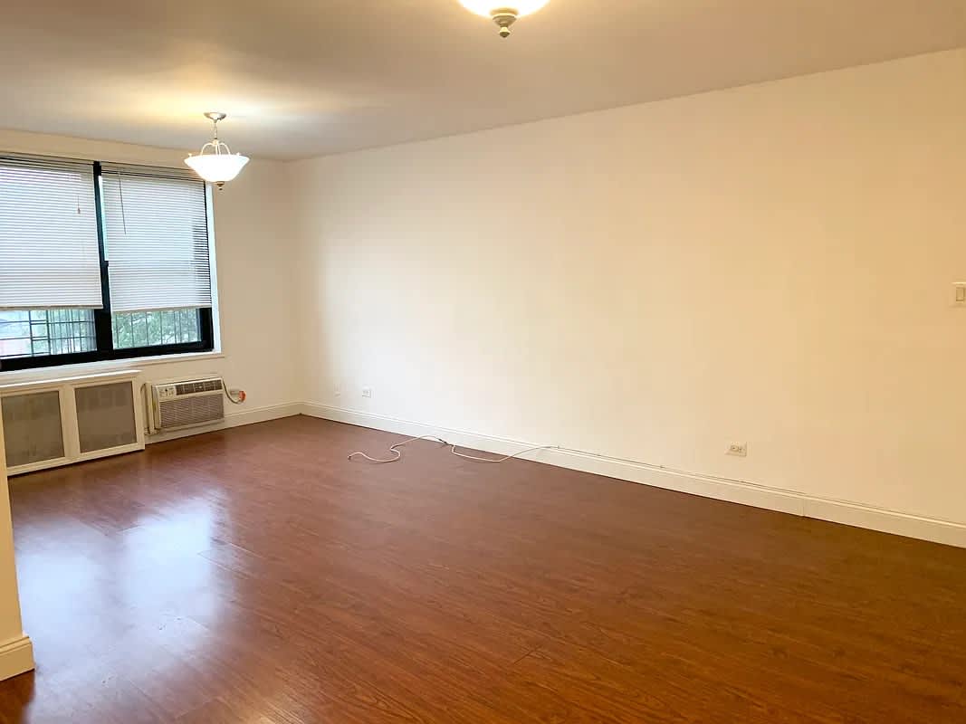 196 Morton Ave Apt G2 – photo 2