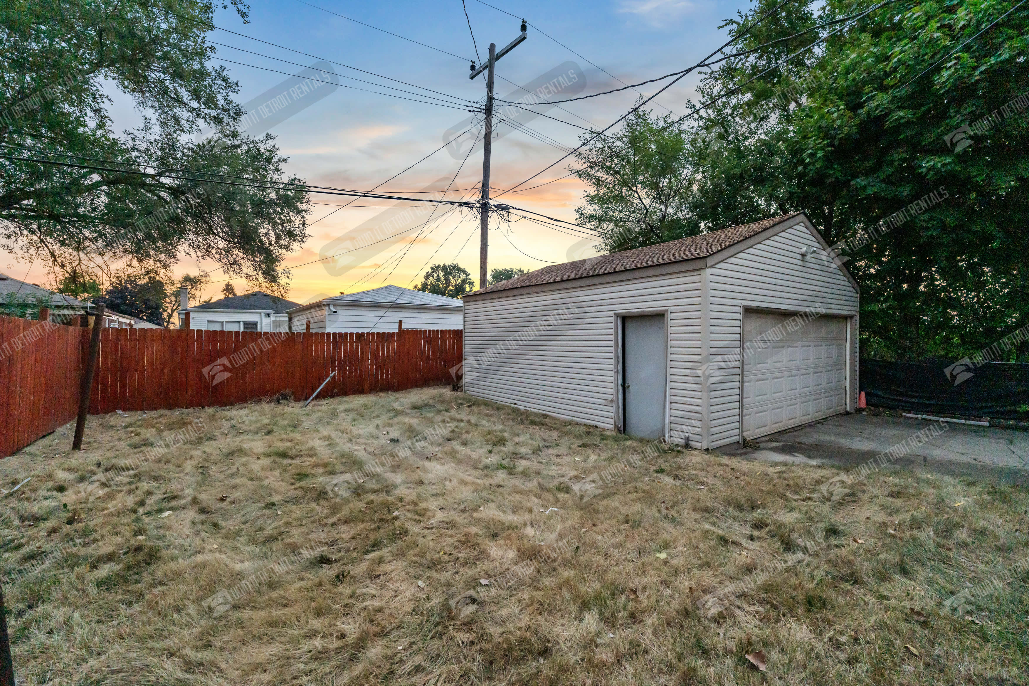 20461 Oxley St – photo 3