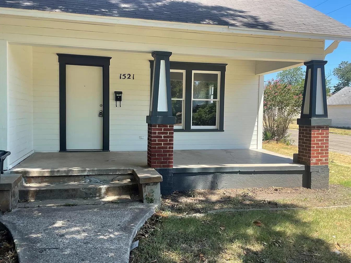 1521 Pine Avenue – photo 2
