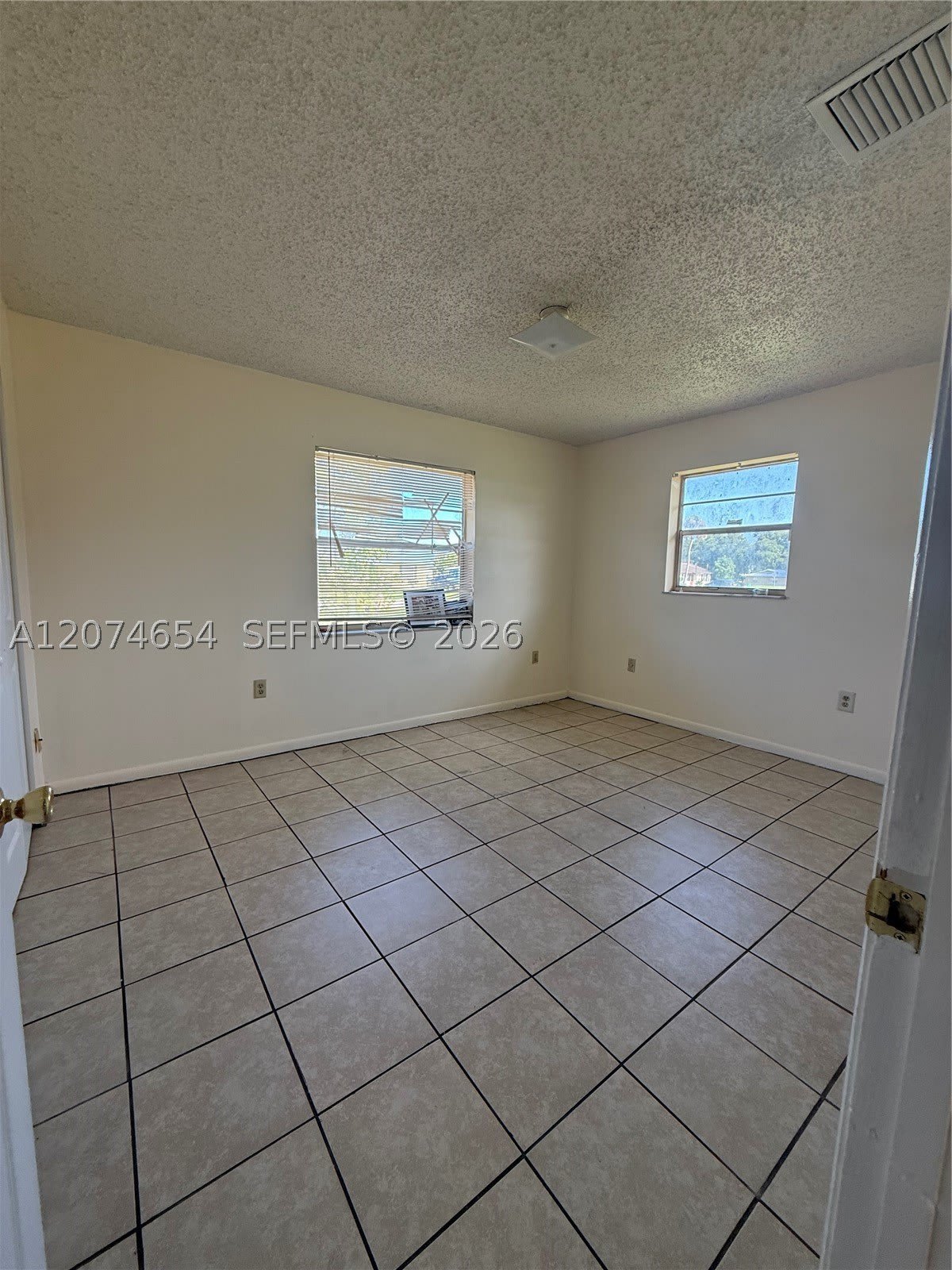 2679 Niagara Ave – photo 4