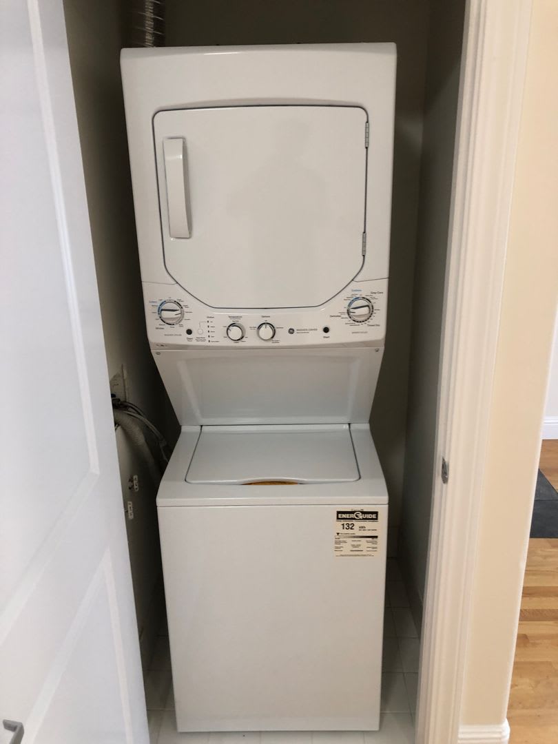 Open Tomorrow Huge Bi Level 3 Bedroom 2 5 Bath Loft Style Apartment W Huge Sunny Yard Gas Fireplace Remodeled Kitchen In Unit Laundry And Garage Parking – photo 2