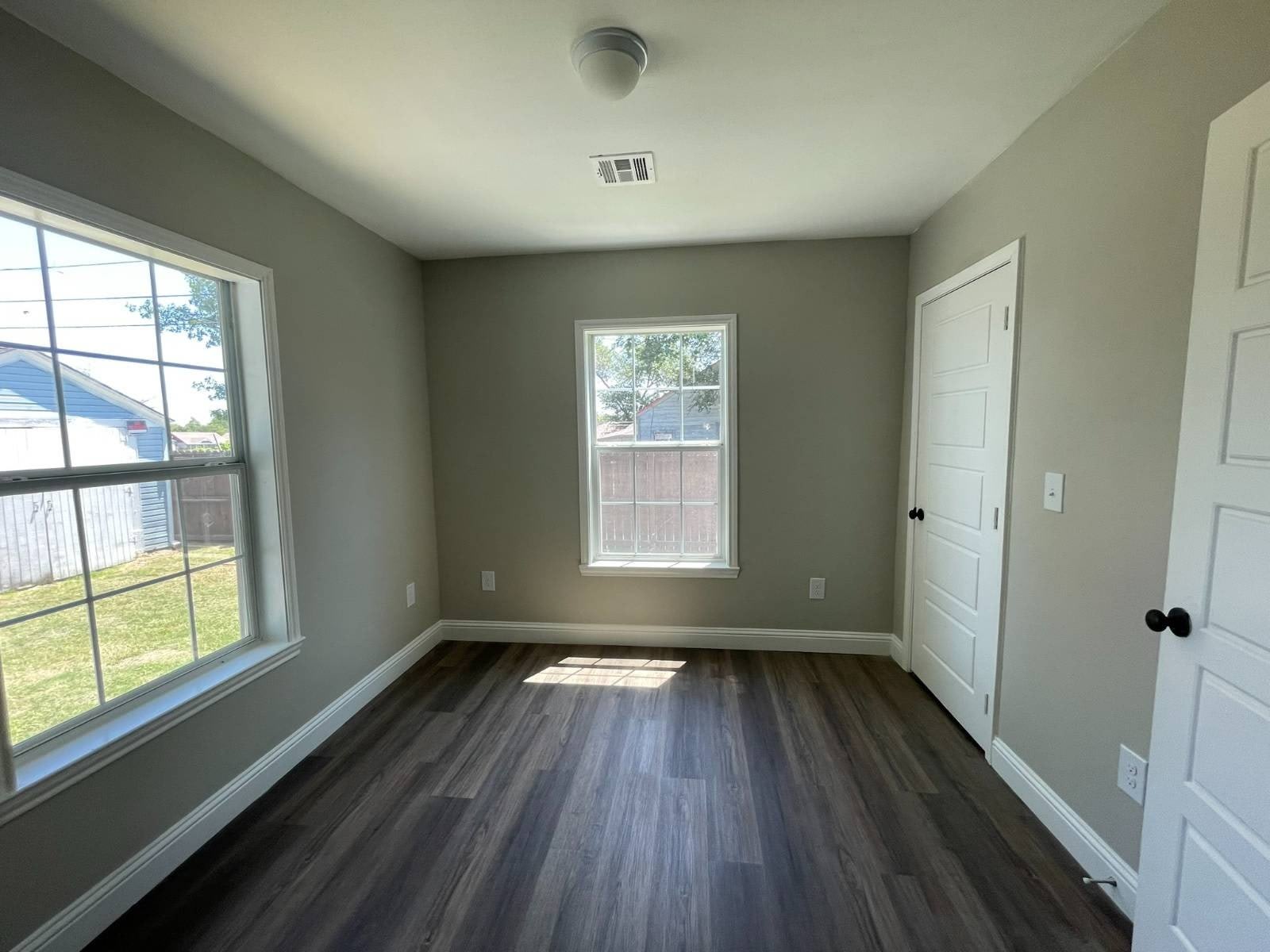 1407 NW COLUMBIA AVE – photo 4