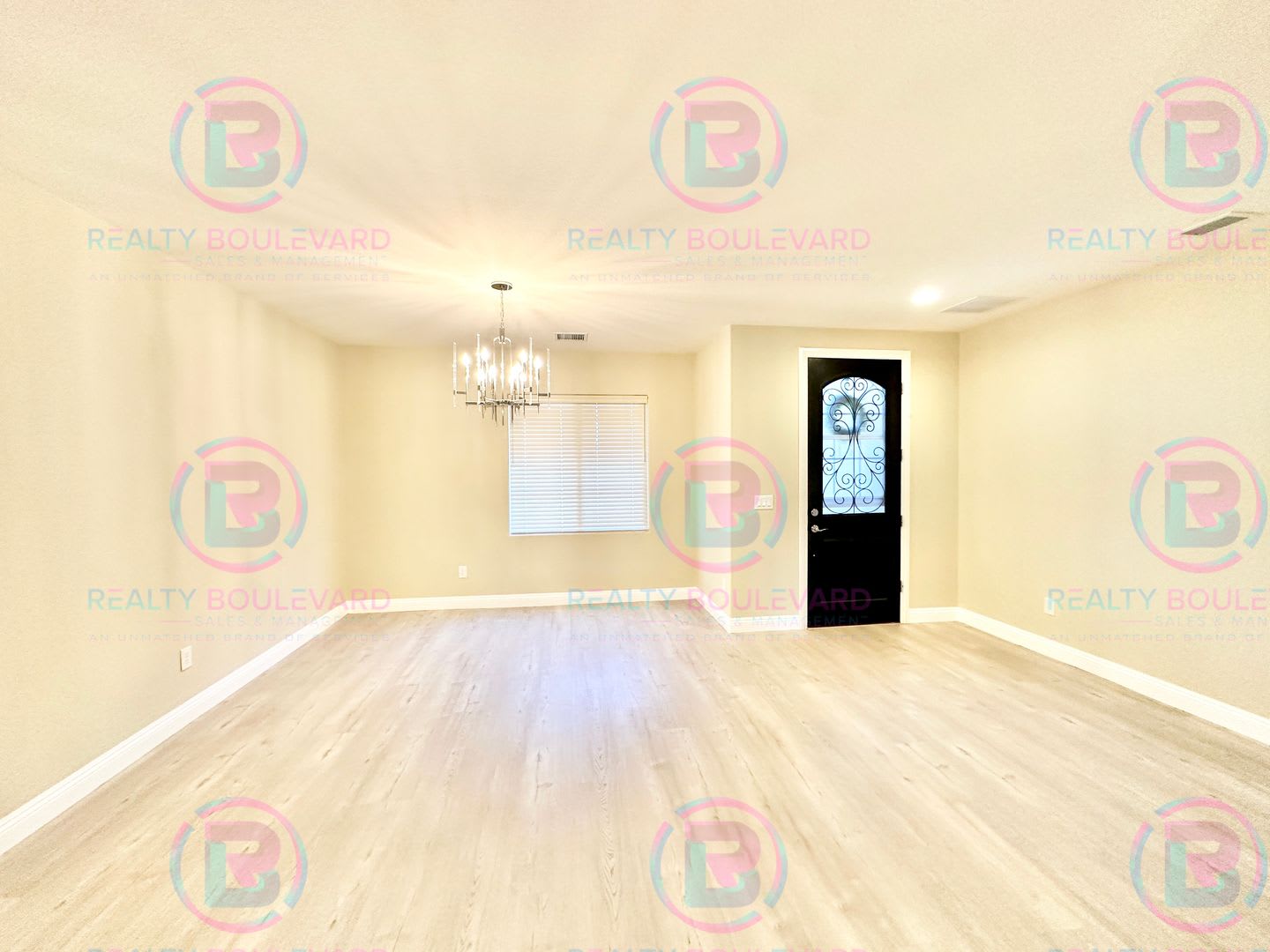 3 Bedroom 2.5 Bathroom Home in Somersett with Resort Style Living and gold course views – photo 5