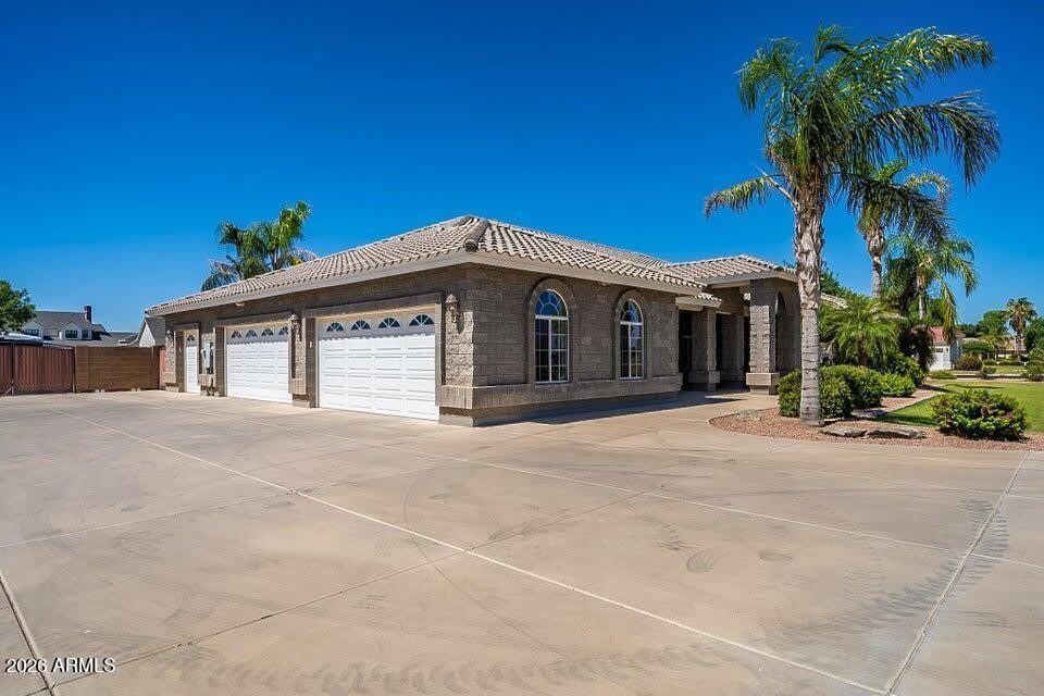 2607 E MELROSE Street – photo 4