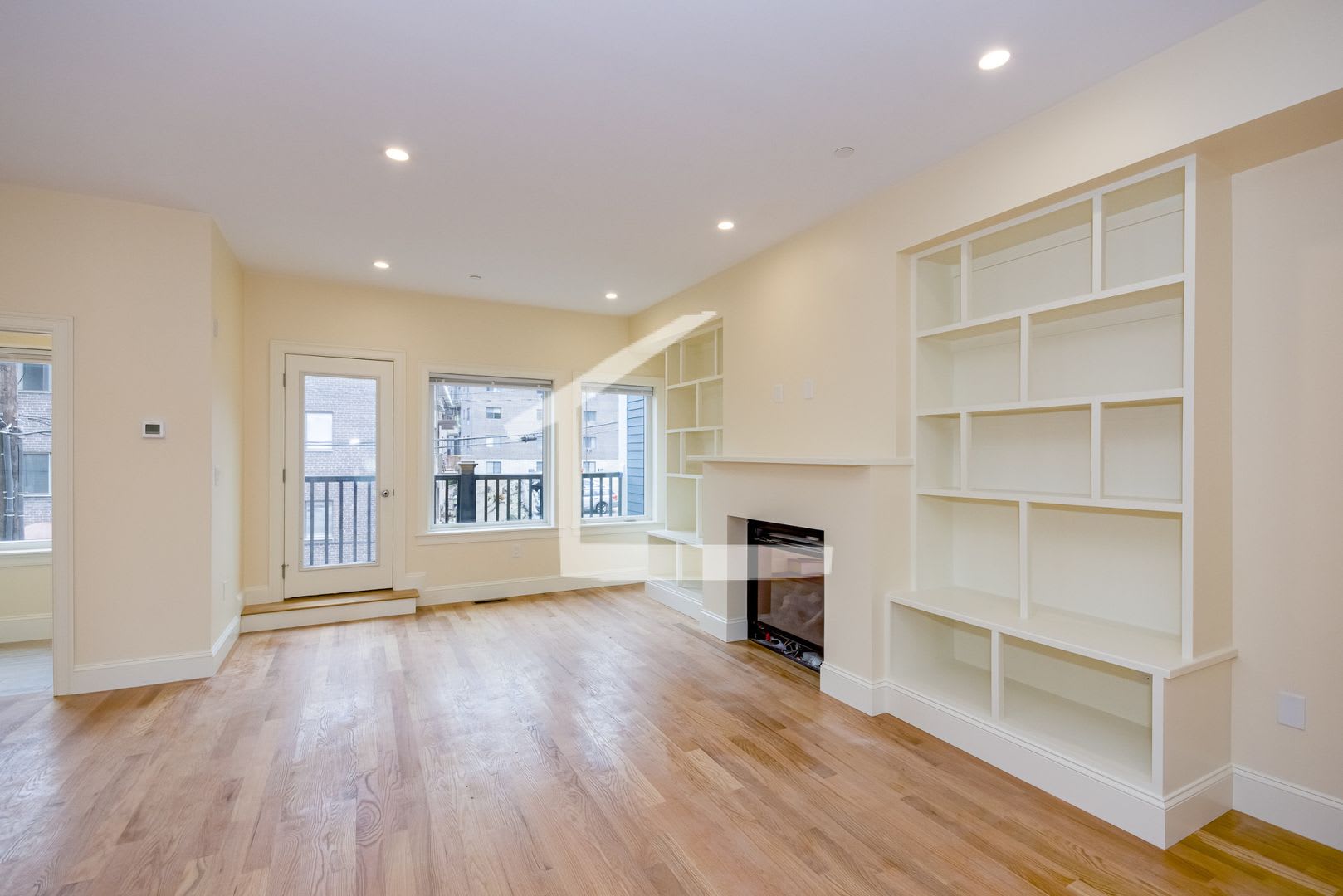 Fantastic Brighton Townhouse Avail For September 5Th – photo 2