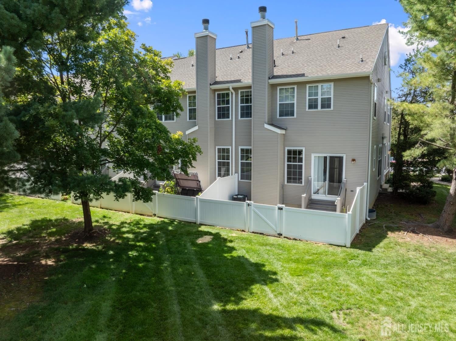 1301 Dahlia Circle – photo 2