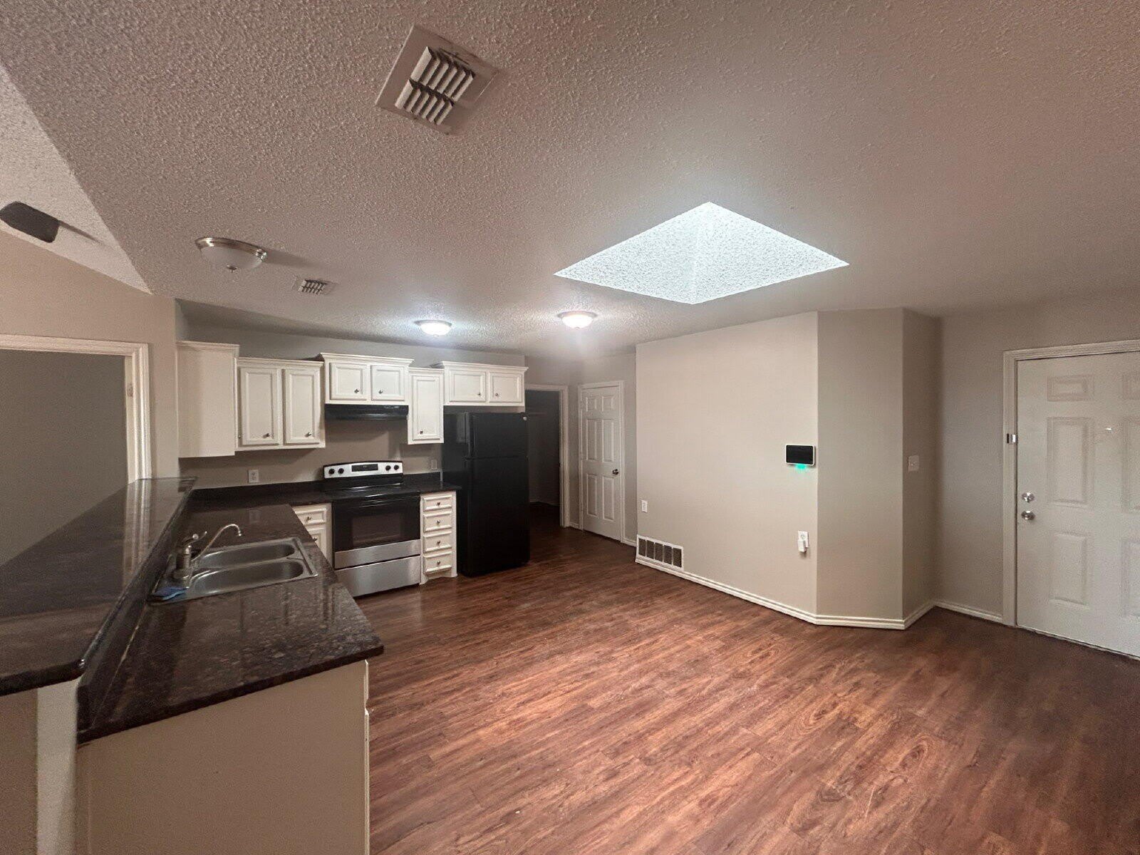 7803 Avenue J – photo 5