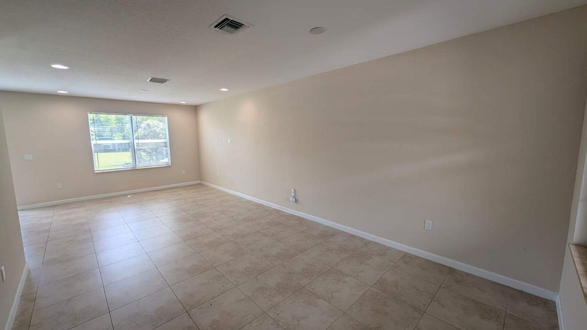 Spacious Townhome in Desirable Vizcaya Falls 3-bedroom, 2.5-bath townhome – photo 4