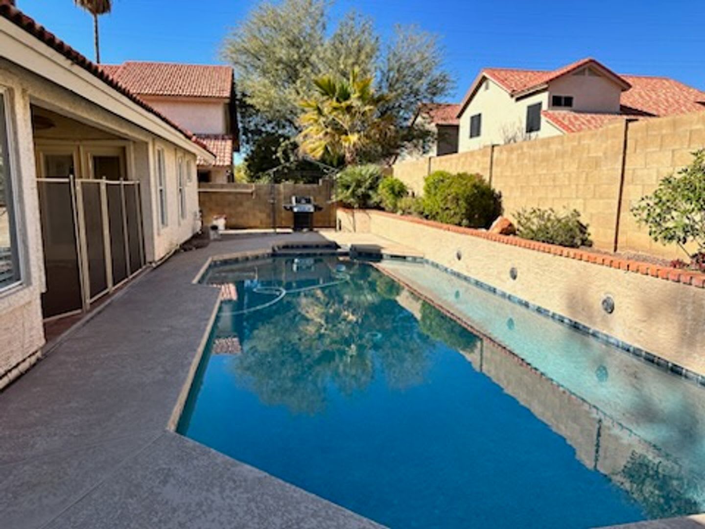 Now Available Bed 2 Bath With Sparkling Pool Near 40Th St Chandler Blvd Kyrene Schools – photo 3