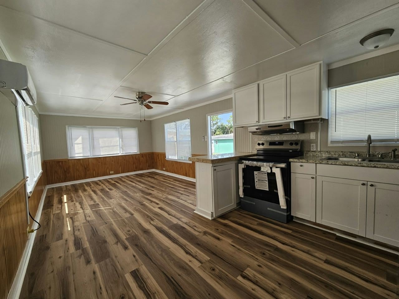 4290 Mailbox Ave – photo 2