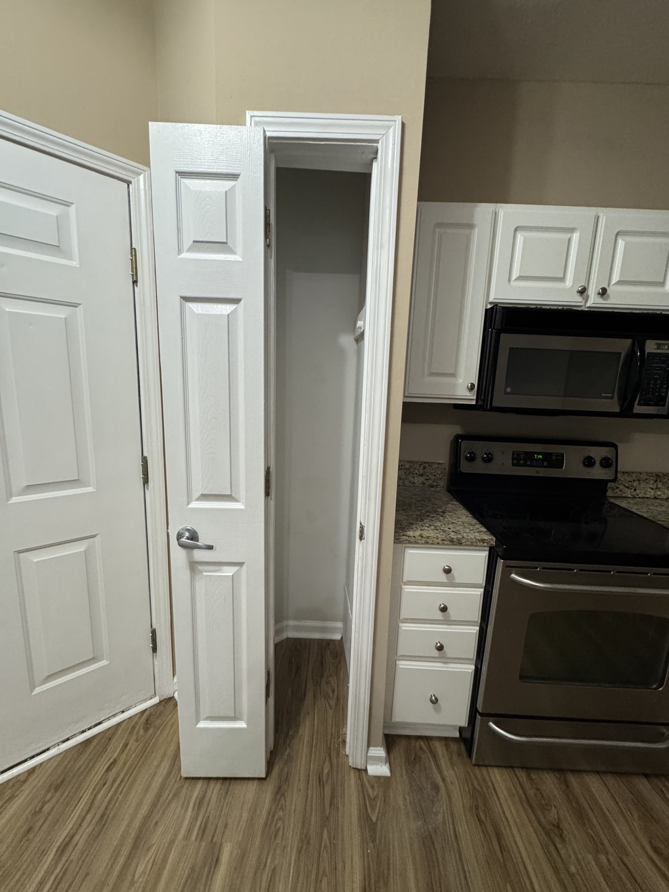 9768 Leyland Dr 10 – photo 3
