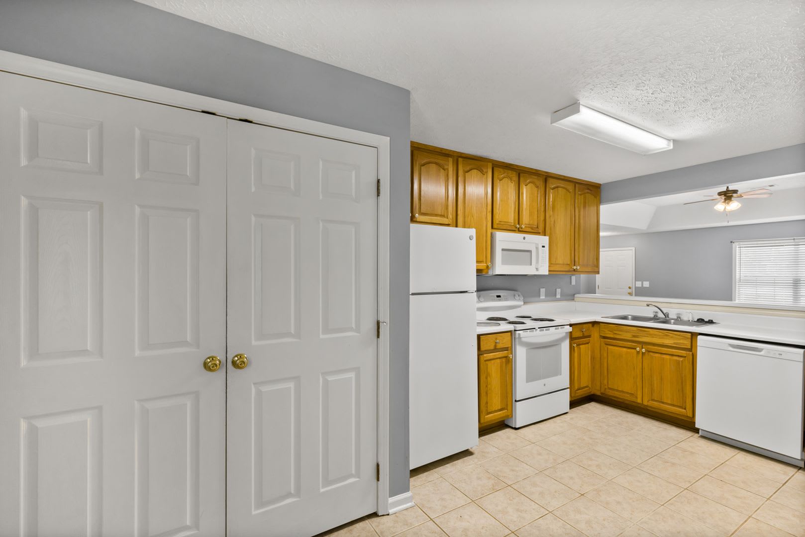 Now Available! 3 Bed 3 Bath Duplex – photo 5
